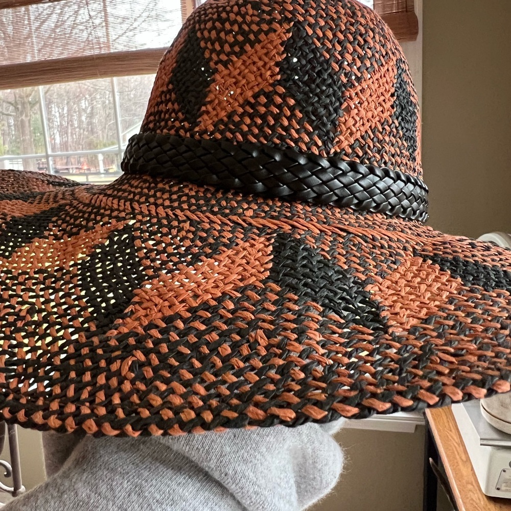 Billabong Woven Hat in Black and Orange